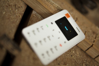 Orange Card Phone: un teléfono para estar localizado pero no conectado Orange Card Phone: un teléfono para estar localizado pero no conectado
