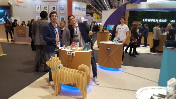 Woodie, un perro equipado con un sistema de geolocalización para evitar su pérdida. Woodie, un perro equipado con un sistema de geolocalización para evitar su pérdida.