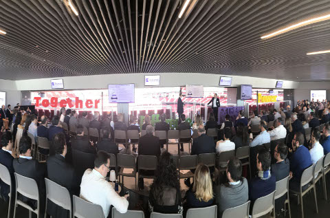 Evento de canal de Extreme Networks. Evento de canal de Extreme Networks.