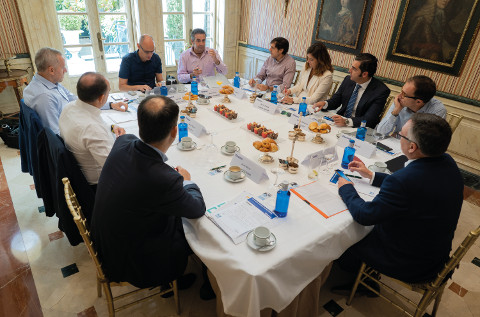 Mesa de debate de Fontech en torno al Wi-Fi del futuro. Mesa de debate de Fontech en torno al Wi-Fi del futuro.