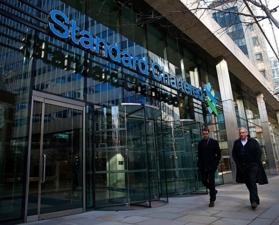 El banco Standard Chatered transforma su experiencia de cliente con Avaya El banco Standard Chatered transforma su experiencia de cliente con Avaya