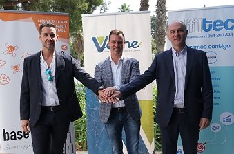 Verne Technology Group adquiere Base 10 y Alfiltec . Verne Technology Group adquiere Base 10 y Alfiltec .