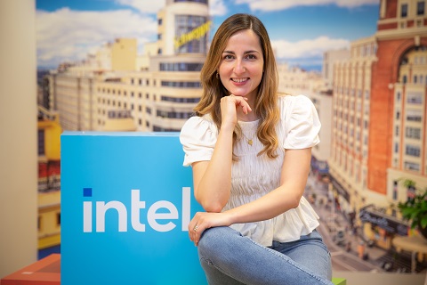 Patricia Pozuelo, EMEA Territory Technical Sales Manager de Intel Corporation Patricia Pozuelo, EMEA Territory Technical Sales Manager de Intel Corporation