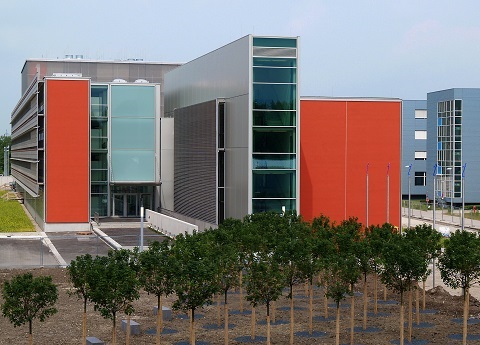 Lenovo amplía su sistema HPC en el Centro Leibniz de Supercomputación Lenovo amplía su sistema HPC en el Centro Leibniz de Supercomputación