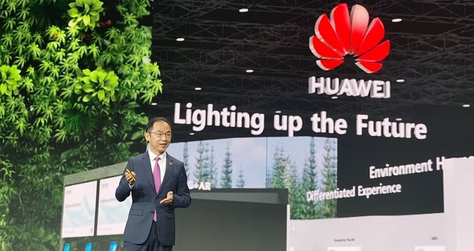 Ryan Ding, Director Ejecutivo y Presidente de Carrier Business Group de Huawei. Ryan Ding, Director Ejecutivo y Presidente de Carrier Business Group de Huawei.