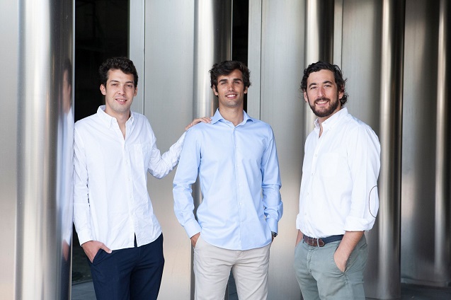 Pablo Estévez (izda) y Jaime Navarro (dcha), cofundadores de GUS, e Ignacio Diego (centro), country manager en España. Pablo Estévez (izda) y Jaime Navarro (dcha), cofundadores de GUS, e Ignacio Diego (centro), country manager en España.