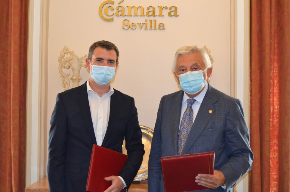 Wolters Kluwer y la Cámara de Comercio de Sevilla, en la firma del acuerdo. Wolters Kluwer y la Cámara de Comercio de Sevilla, en la firma del acuerdo.