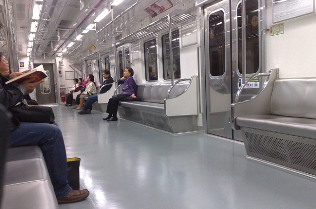 5G mmWave para potenciar el servicio Wi-fi en el metro. 5G mmWave para potenciar el servicio Wi-fi en el metro.