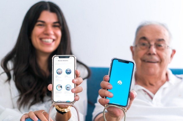 Adopta Un Abuelo lanza su nueva app. 