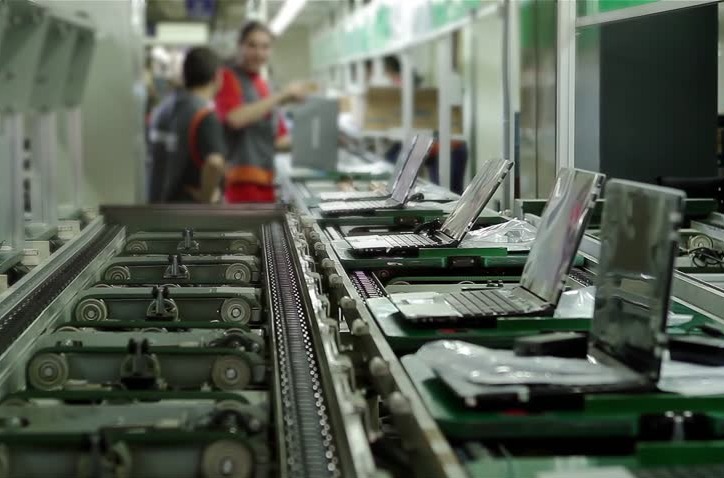 Línea de fabricación de portátiles. Línea de fabricación de portátiles.