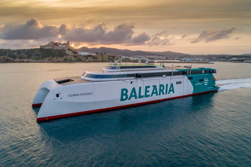 Baleària conecta su noveno buque inteligente con Internet.