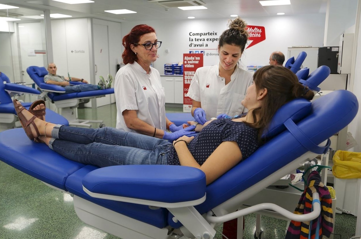 Donación de sangre en un centro público en Cataluña.