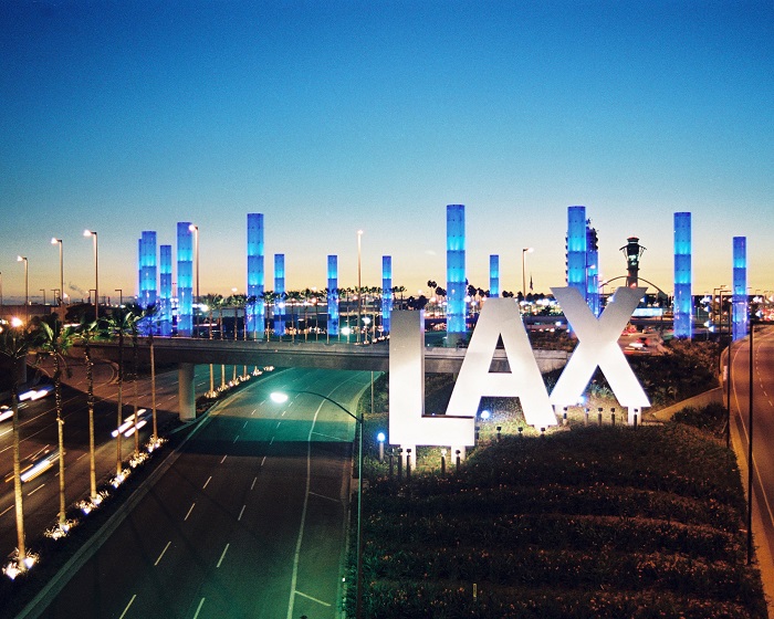 Aeropuerto Internacional de Los Ángeles (LAX), equipado con redes TETRA de Teltronic.