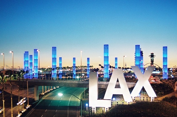 Aeropuerto Internacional de Los Ángeles (LAX), equipado con redes TETRA de Teltronic.
