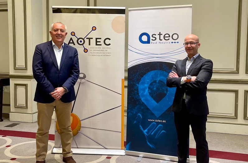 Antonio García Vidal, presidente de Aotec, y Pedro Abad, CEO de Asteo Red Neutra. 