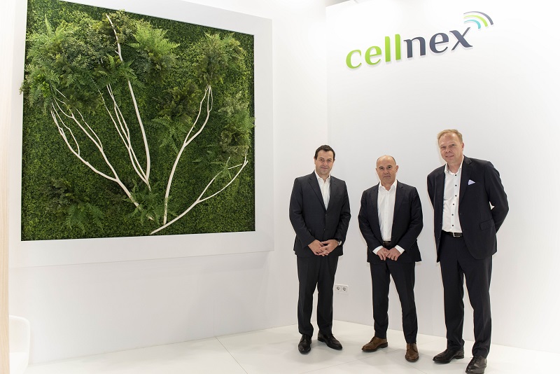 Firma de acuerdo entre Cellnex Telecom y Segula Technologies.