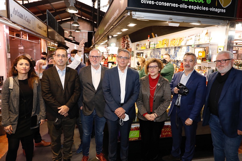 Portavoces de la prueba 5G presentada en La Boqueria (Barcelona). Portavoces de la prueba 5G presentada en La Boqueria (Barcelona).