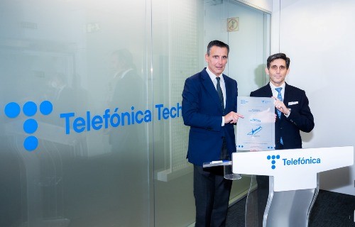 José María Álvarez-Pallete, presidente de Telefónica, junto a José Cerdán, CEO de Telefónica Tech. José María Álvarez-Pallete, presidente de Telefónica, junto a José Cerdán, CEO de Telefónica Tech.