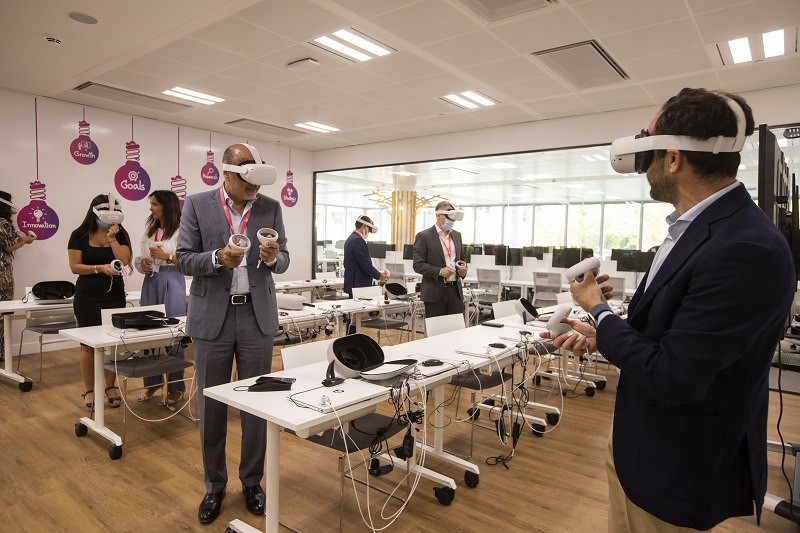 Intelcia estudiará iniciativas de realidad virtual inmersiva en las soluciones que opera.  