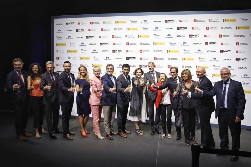 El MWC se queda en Barcelona hasta 2030. Foto de familia. 