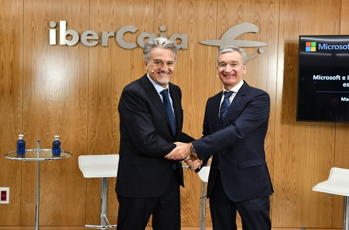 Alberto Granados, presidente de Microsoft en España y Víctor Iglesias, consejero delegado de Ibercaja.