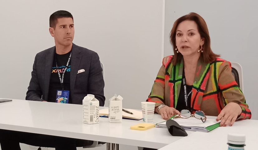 Kit Colbert, CTO de VMware y María José Talavera, director general de VMware para España y Portugal en VMware Explore 2022. 