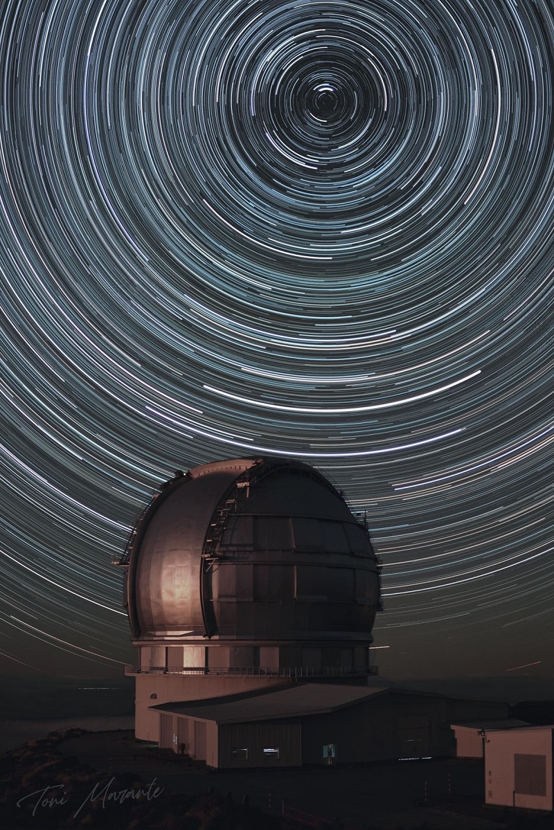 GRANTECAN es el mayor telescopio óptico del mundo y está situado en la isla de La Palma (Canarias). 