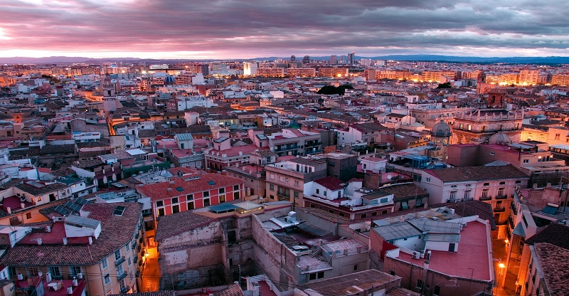 Valencia, ciudad de la luz “inteligente” renueva más de 100.000 luminarias.