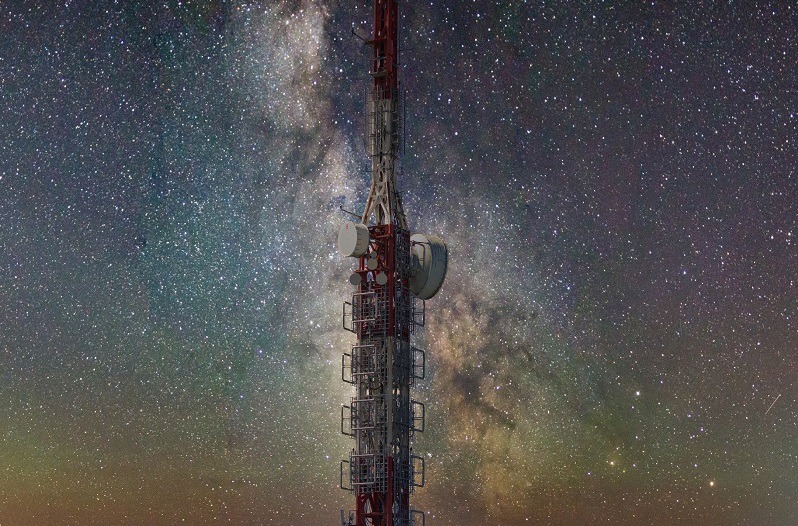 Imagen de una torre de telecomunicaciones.