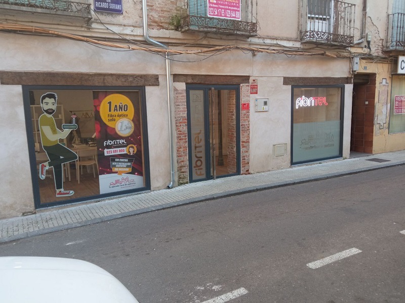 Tienda de Fibritel en Peñaranda de Bracamonte (Salamanca).