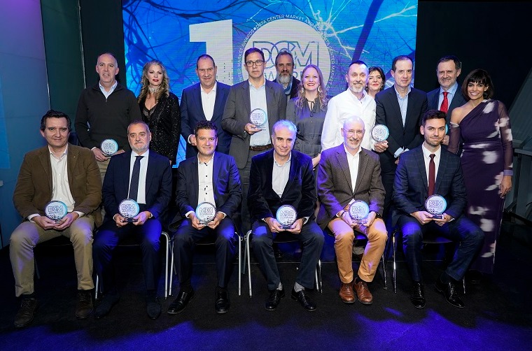 Foto de grupo de los premiados en los DCM Awards 2023.