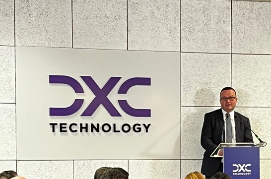El presidente de DXC Technology para España y Portugal, Juan Parra, en la inauguración del CAIS de Alicante.