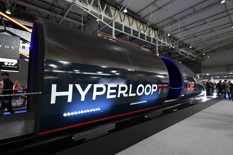 Un vagón del famoso tren bala Hyperloop TT estuvo presente en el MWC 23. 