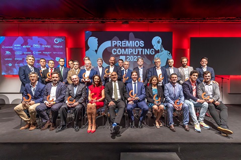 Foto de los ganadores de los premios de Computing 2023