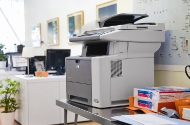 Impresora en una oficina. 