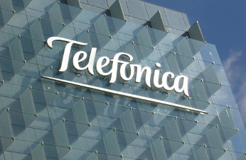 Telefónica vende el 40% de Telxius a KKR por 1.275 millones de euros