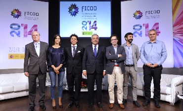 Acto de presentación de FICOD 2014, con Víctor Calvo-Sotelo y César Miralles en el centro de la imagen