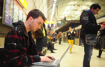 Orange se compromete a dar 4G en todas las líneas de metro de España antes de acabar el año Orange se compromete a dar 4G en todas las líneas de metro de España antes de acabar el año