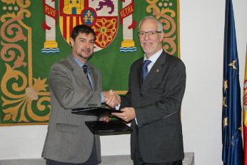 Juan Ávila, secretario general de la FEMP y Eugenio Fontán, decano-presidente del COIT. Juan Ávila, secretario general de la FEMP y Eugenio Fontán, decano-presidente del COIT.