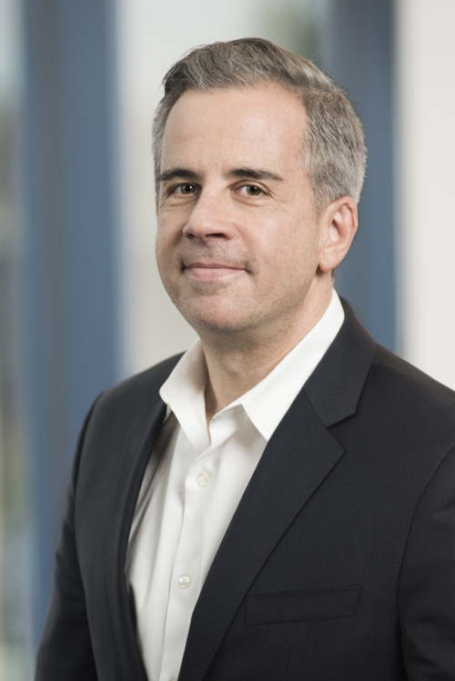 Jason Waxman, vicepresidente corporativo y director general de Data Center Solutions Group en Intel Corporation.
