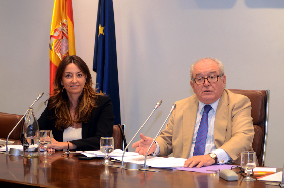 Alicia Richart y Eduardo Serra, durante la primera Asamblea General de digitalES. Alicia Richart y Eduardo Serra, durante la primera Asamblea General de digitalES.
