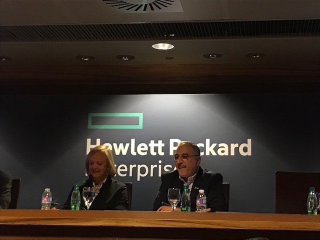 Meg Whitman, CEO de HPE, y Antonio Neri, Presidente de HPE, durante la rueda de prensa con los medios (de izq. a drch.) Meg Whitman, CEO de HPE, y Antonio Neri, Presidente de HPE, durante la rueda de prensa con los medios (de izq. a drch.)