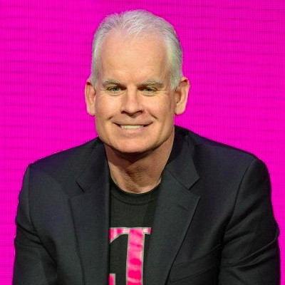 Neville Ray, principal funcionario de tecnología y vicepresidente ejecutivo de T-Mobile EUA, ha sido elegido como presidente de la Junta de Gobierno de 5G Americas en 2018. Neville Ray, principal funcionario de tecnología y vicepresidente ejecutivo de T-Mobile EUA, ha sido elegido como presidente de la Junta de Gobierno de 5G Americas en 2018.