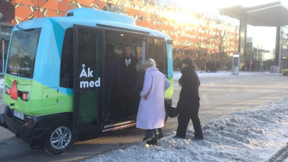 Comienza a circular en Estocolmo el primer autobús autónomo.
