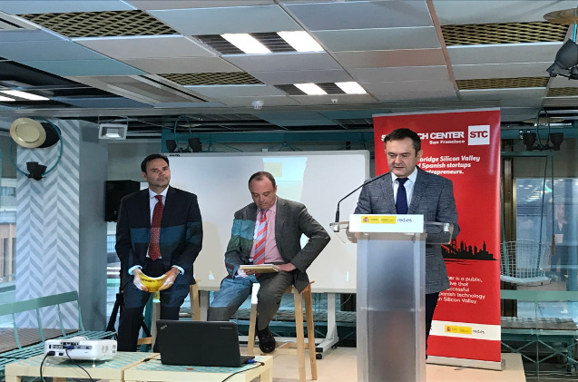 El director general de Red.es, José Manuel Leceta, junto al director general de Internacionalización de la Empresa del ICEX, Javier Serra y el Gerente del Spain Tech Center, Christian Prada. El director general de Red.es, José Manuel Leceta, junto al director general de Internacionalización de la Empresa del ICEX, Javier Serra y el Gerente del Spain Tech Center, Christian Prada.