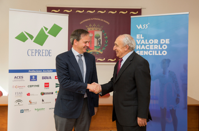 Javier Latasa, presidente de VASS, y Antonio Pulido, director general de Ceprede. Javier Latasa, presidente de VASS, y Antonio Pulido, director general de Ceprede.
