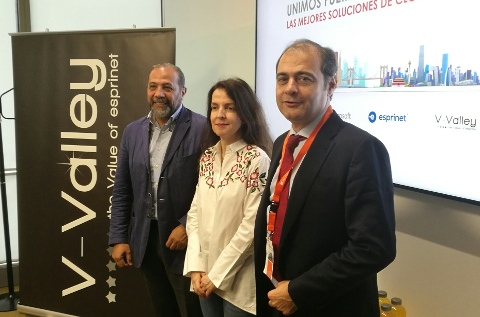Fernando Feliu (V-Valley), Elba Fernández Novoa (Microsoft) y Carlos Delso (Huawei Empresas). Fernando Feliu (V-Valley), Elba Fernández Novoa (Microsoft) y Carlos Delso (Huawei Empresas).