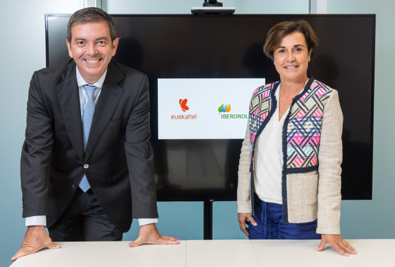 Firma acuerdo Euskaltel e Iberdrola. Consejeros delegados de ambas compañías. Firma acuerdo Euskaltel e Iberdrola. Consejeros delegados de ambas compañías.