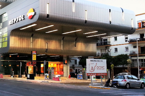 Estación de servicios construida por DOYC. Estación de servicios construida por DOYC.