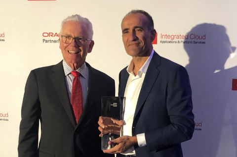 Jeff Henley, viceconsejero ejecutivo de Oracle Corporation, junto a Javier Barrio, director comercial de Avanttic. Jeff Henley, viceconsejero ejecutivo de Oracle Corporation, junto a Javier Barrio, director comercial de Avanttic.